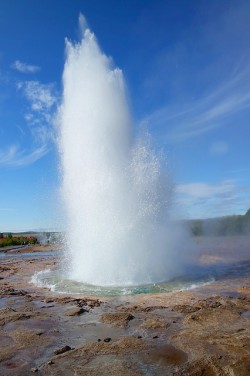 geyser-921782_640 (1)