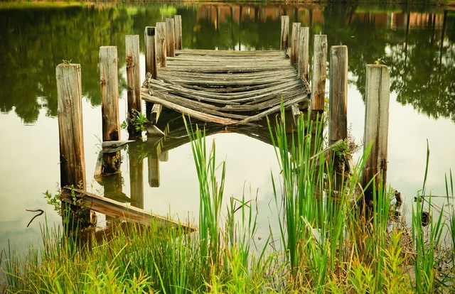 wood-jetty-landing-stage-sea