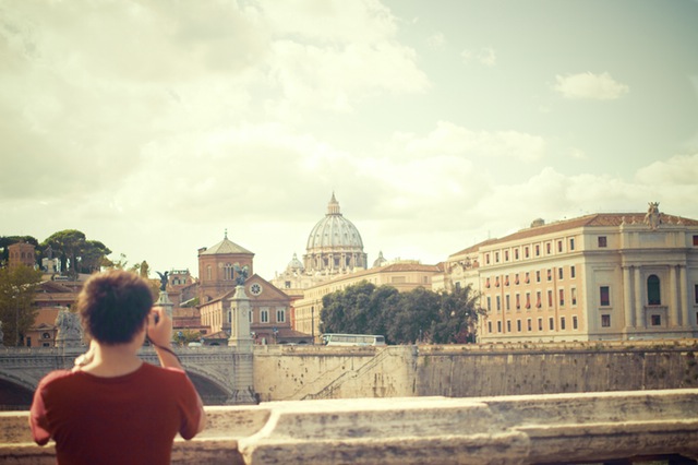 person-taking-photo-photographer-tourist